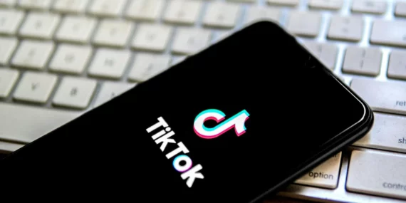 TikTok’un ödeme duvarlı videolar ve yenilenmiş bir içerik oluşturucu fonu üzerinde çalıştığı bildiriliyor