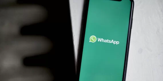 WhatsApp sohbet geçmişinizi eşlik modu ile cihazlar arasında senkronize edin