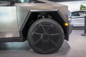 Tesla-Cybertruck-121211211112